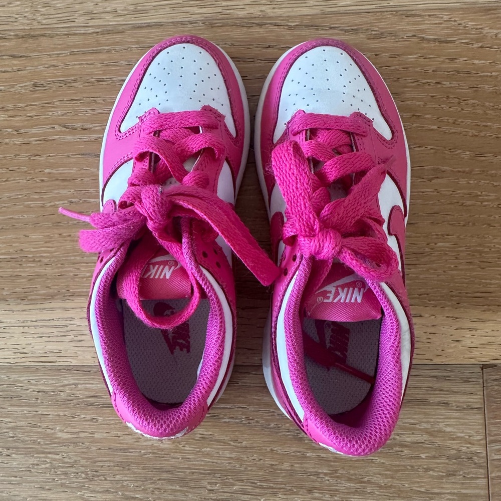 Nike Kids Sneakers in Pink and White